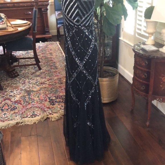 Adrianna Papell beaded black gown size 6 - Picture 4 of 10